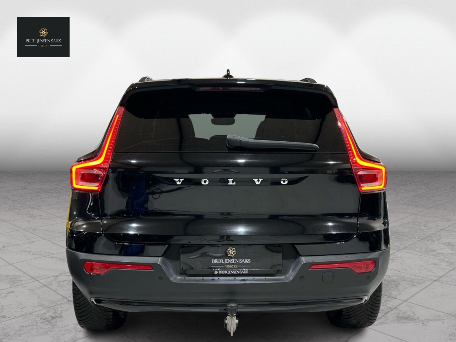 Sort Volvo XC40 fra 2023