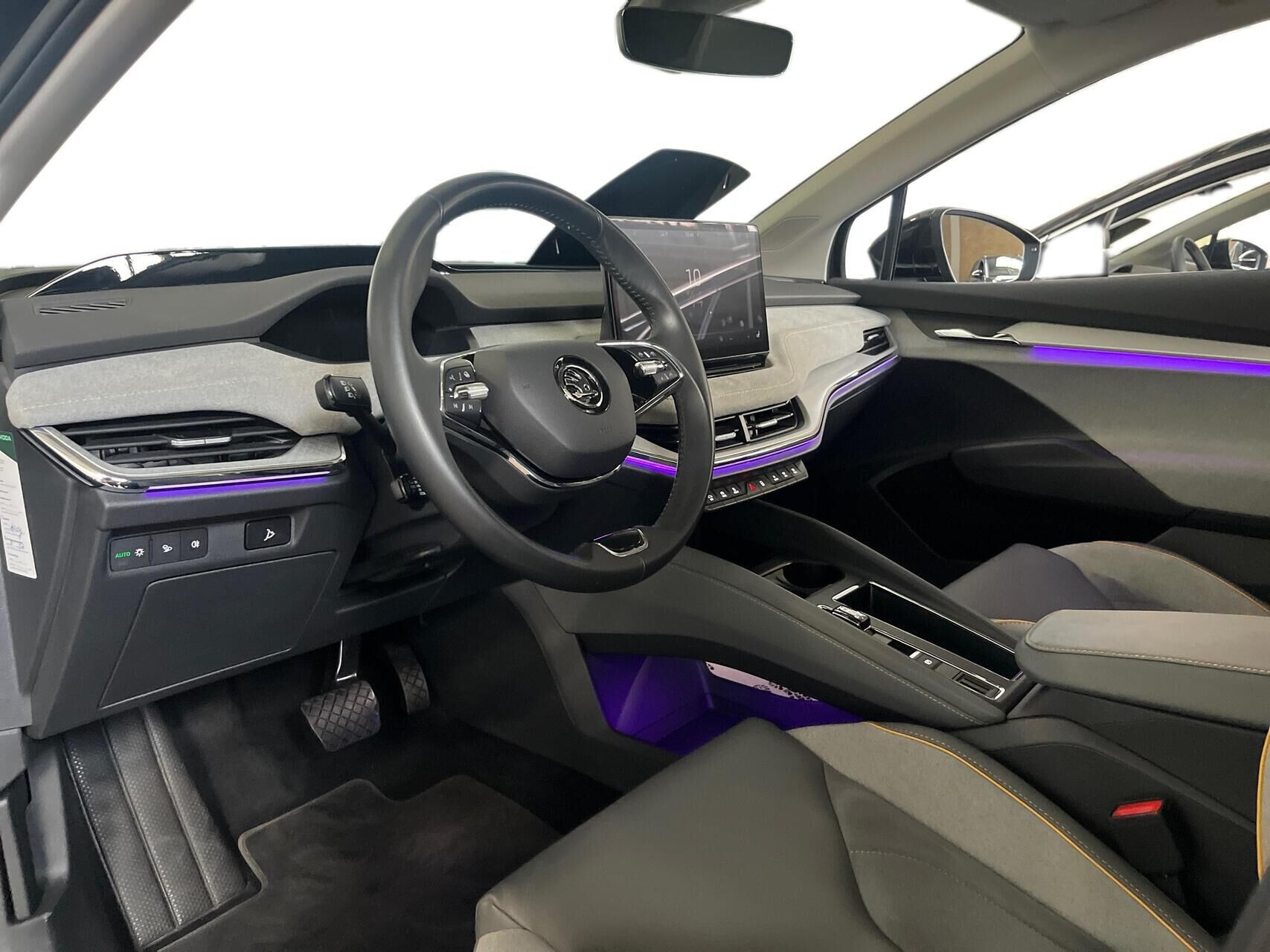 Sort Skoda Enyaq fra 2023