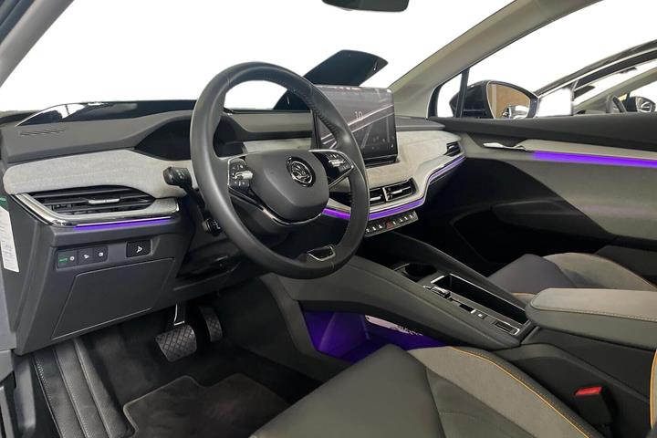 Sort Skoda Enyaq fra 2023