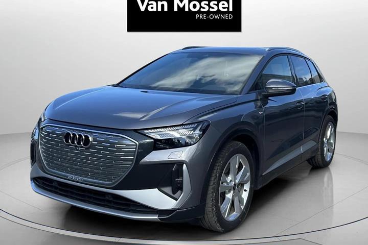 Grå Audi Q4 fra 2025