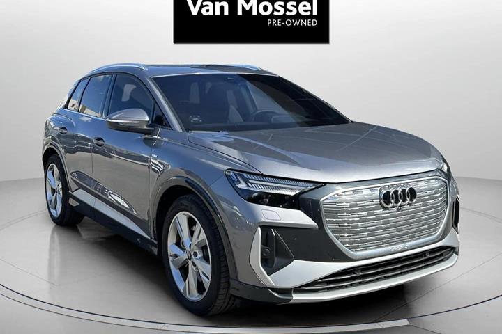 Grå Audi Q4 fra 2025