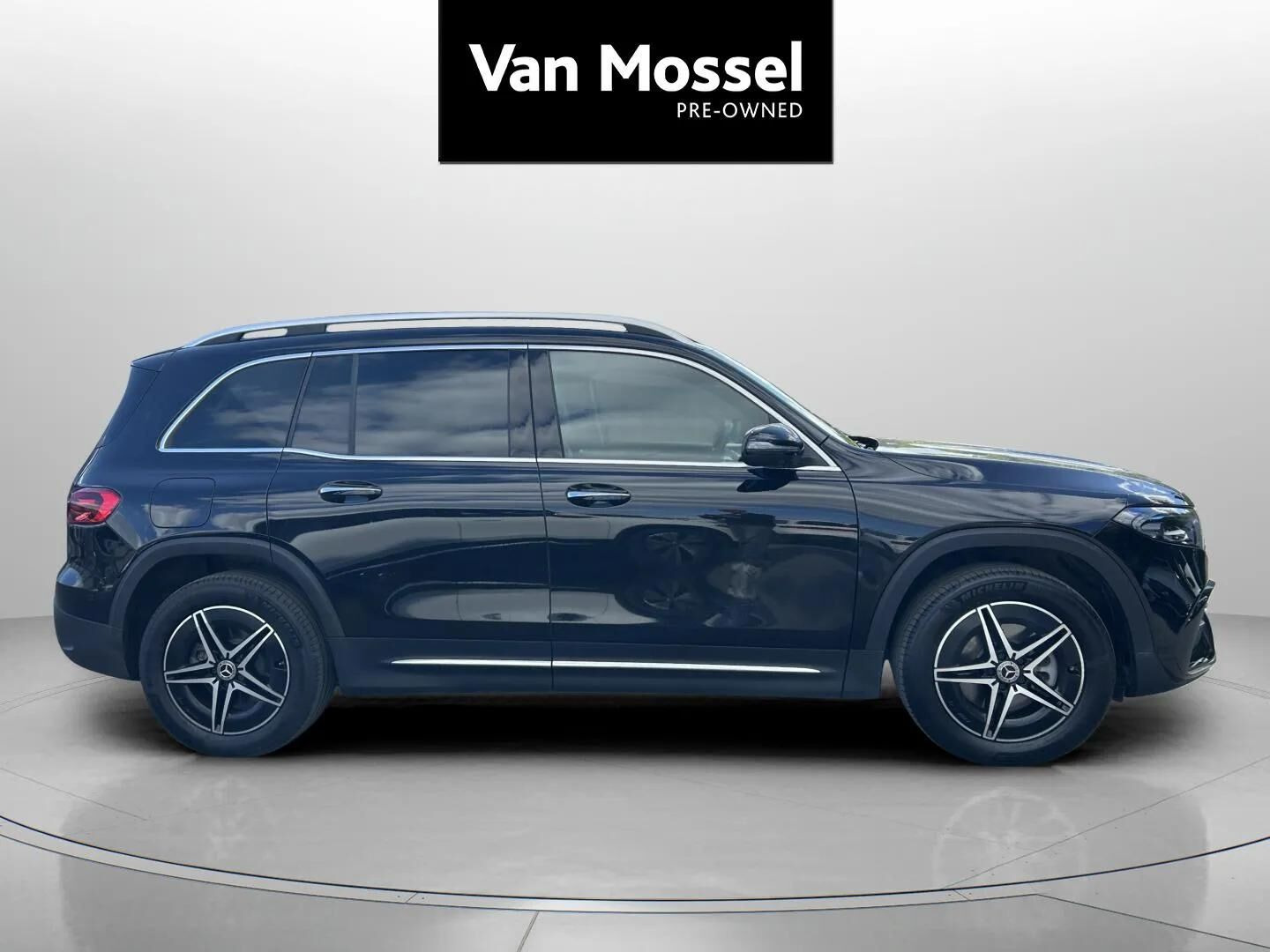 Sort Mercedes EQB 250+ fra 2025