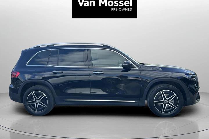 Sort Mercedes EQB 250+ fra 2025