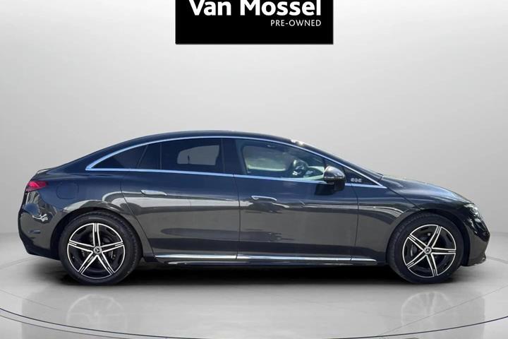 Grå Mercedes EQE 350 fra 2024