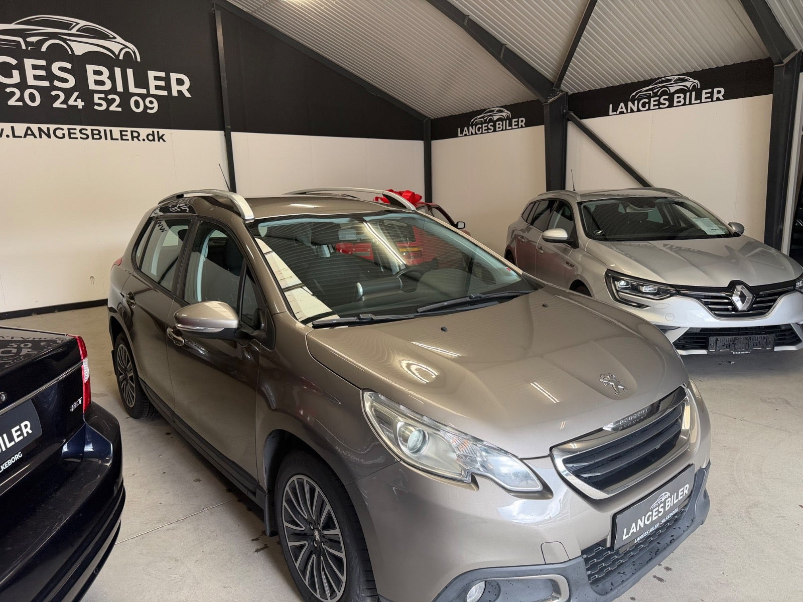 Grå Peugeot 2008 fra 2014