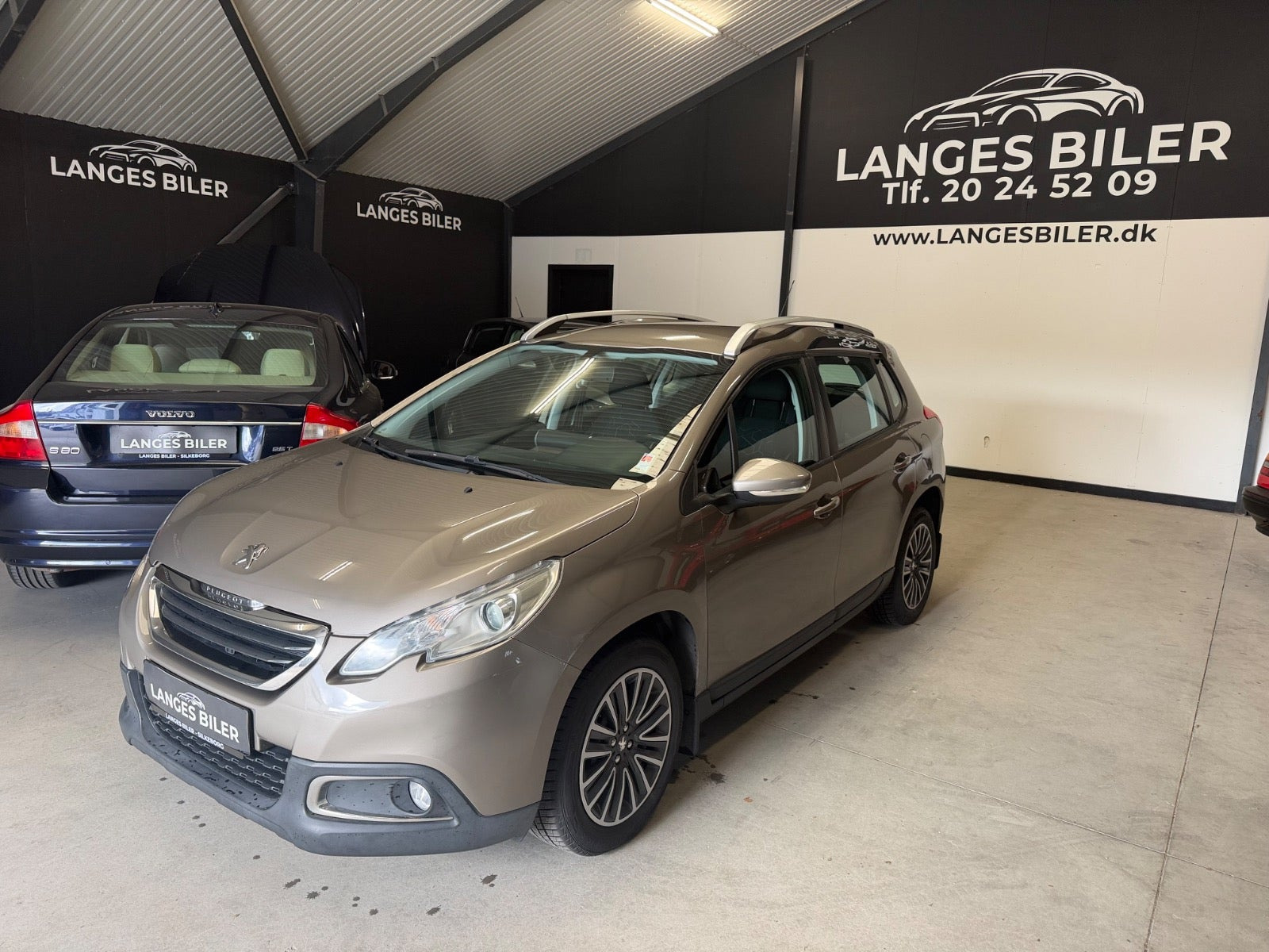 Grå Peugeot 2008 fra 2014