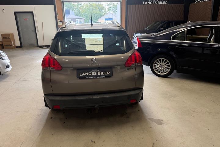 Grå Peugeot 2008 fra 2014