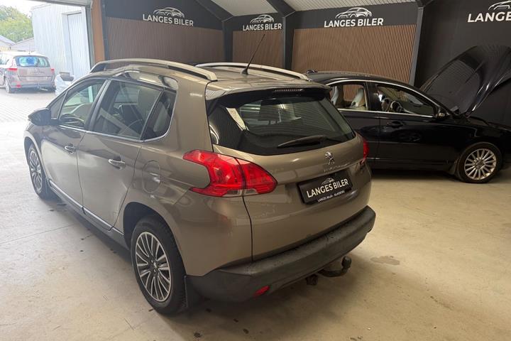 Grå Peugeot 2008 fra 2014