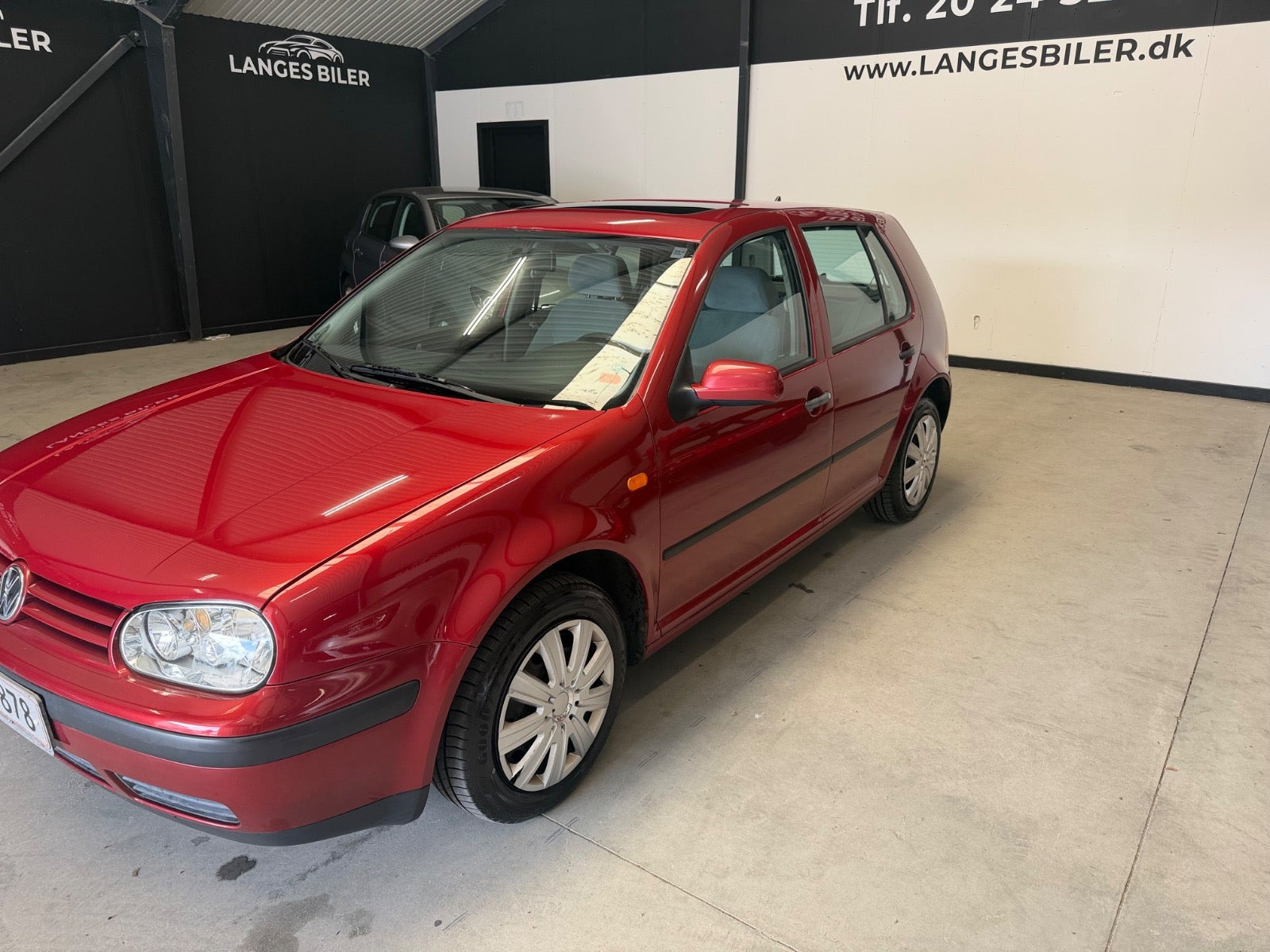 Grå VW Golf IV fra 1998