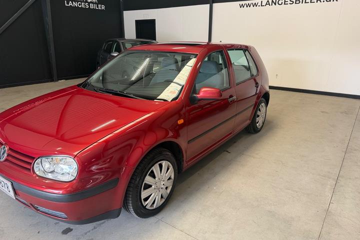 Grå VW Golf IV fra 1998