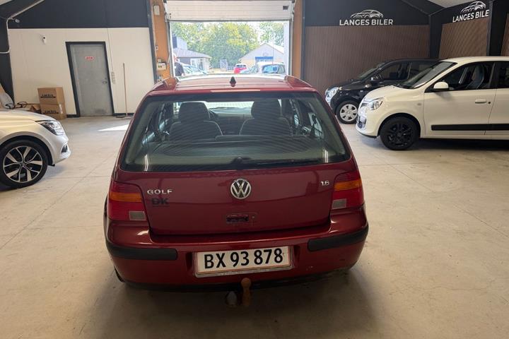 Grå VW Golf IV fra 1998