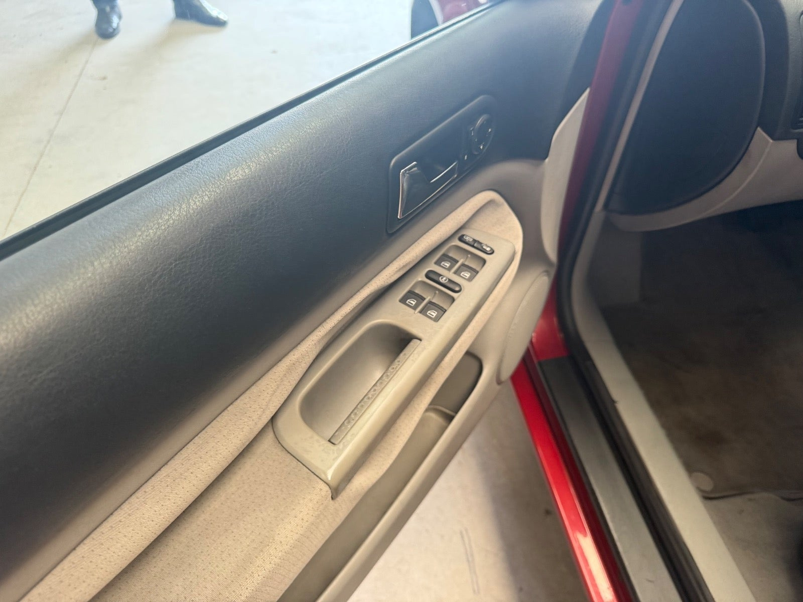 Grå VW Golf IV fra 1998