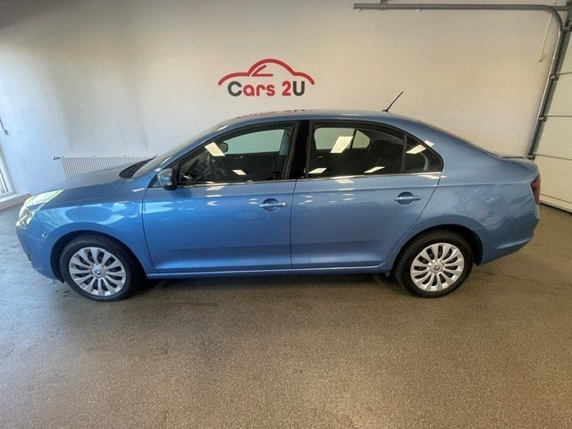 Blå Skoda Rapid fra 2019