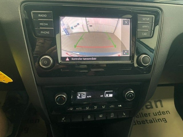 Blå Skoda Rapid fra 2019