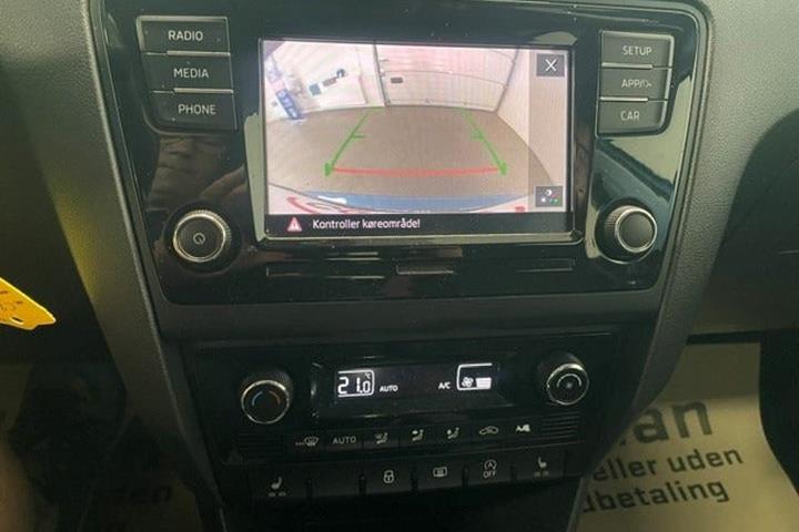 Blå Skoda Rapid fra 2019