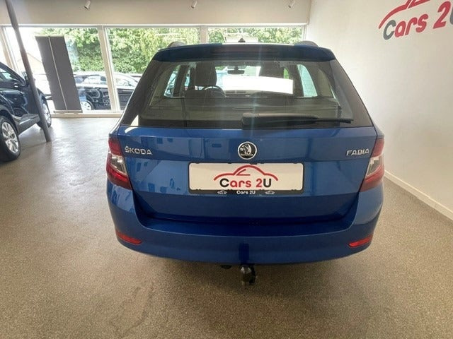Blå Skoda Fabia fra 2019