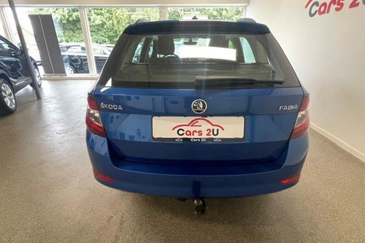 Blå Skoda Fabia fra 2019