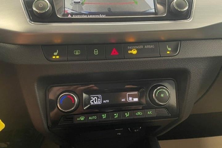 Blå Skoda Fabia fra 2019