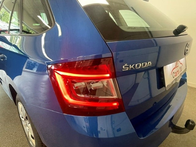 Blå Skoda Fabia fra 2019