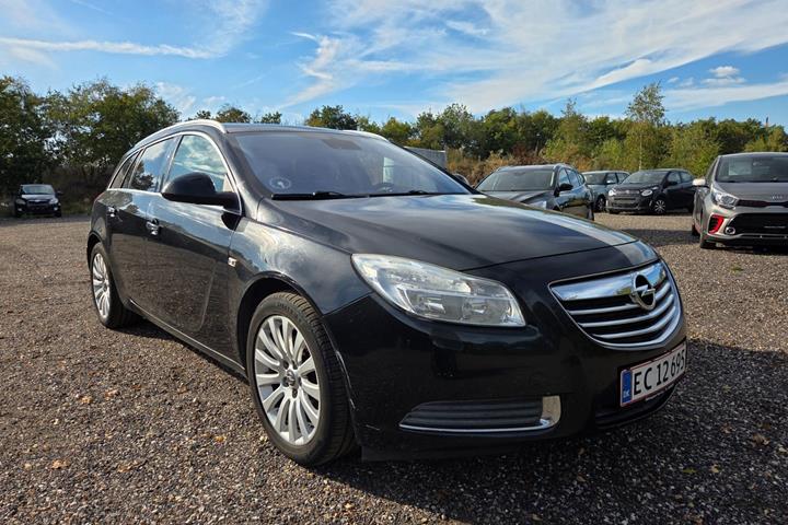 Sort Opel Insignia fra 2011