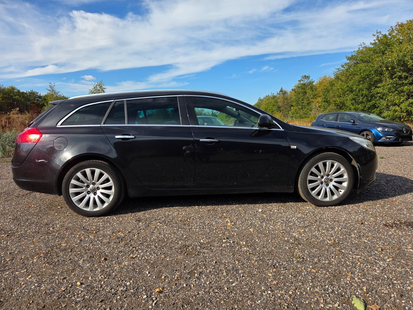 Sort Opel Insignia fra 2011