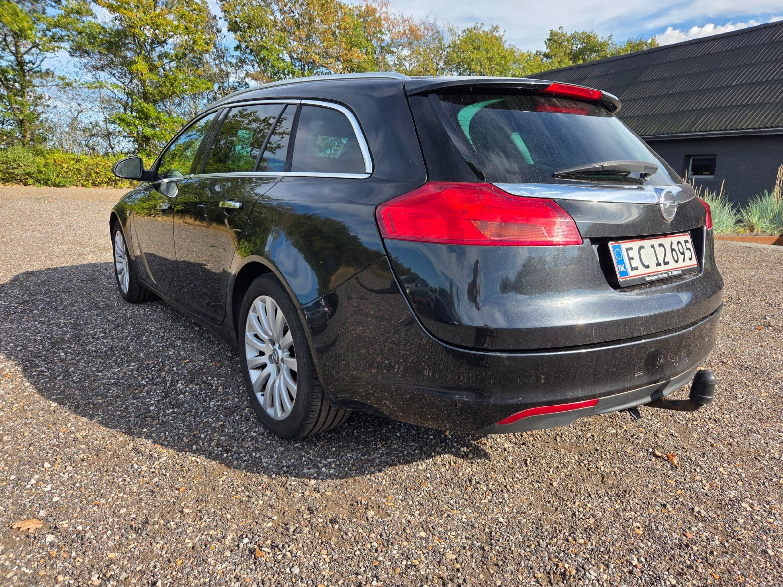 Sort Opel Insignia fra 2011