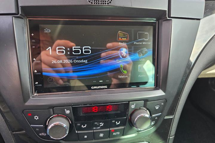 Sort Opel Insignia fra 2011