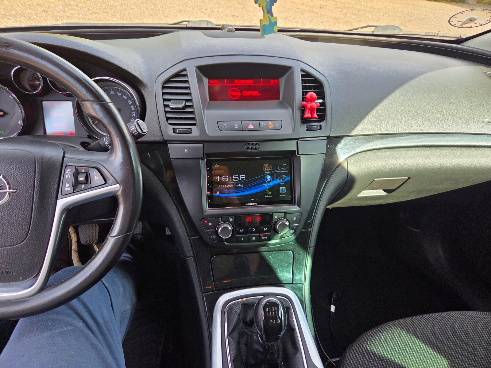 Sort Opel Insignia fra 2011