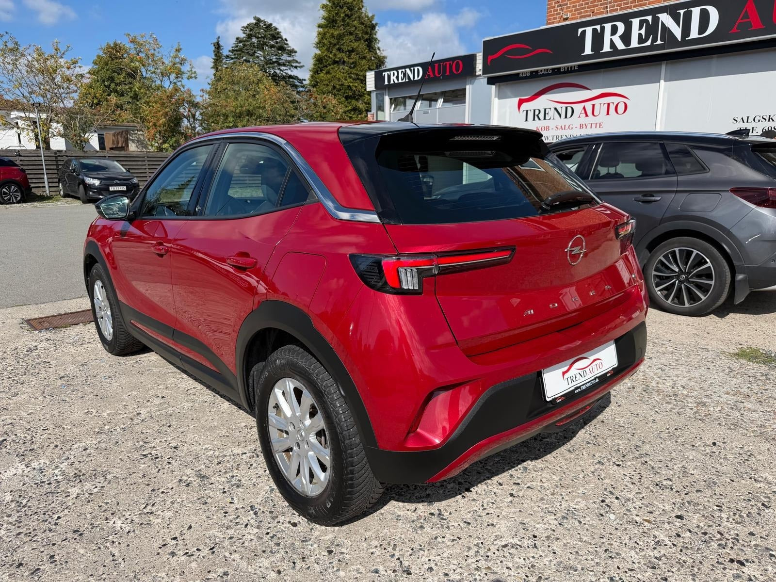 Rød Opel Mokka-e fra 2021