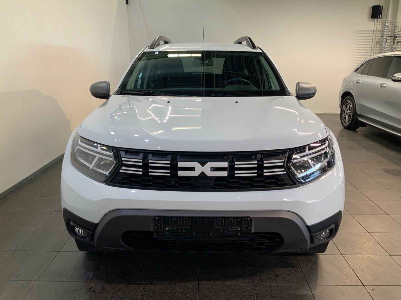 Hvid Dacia Duster fra 2023