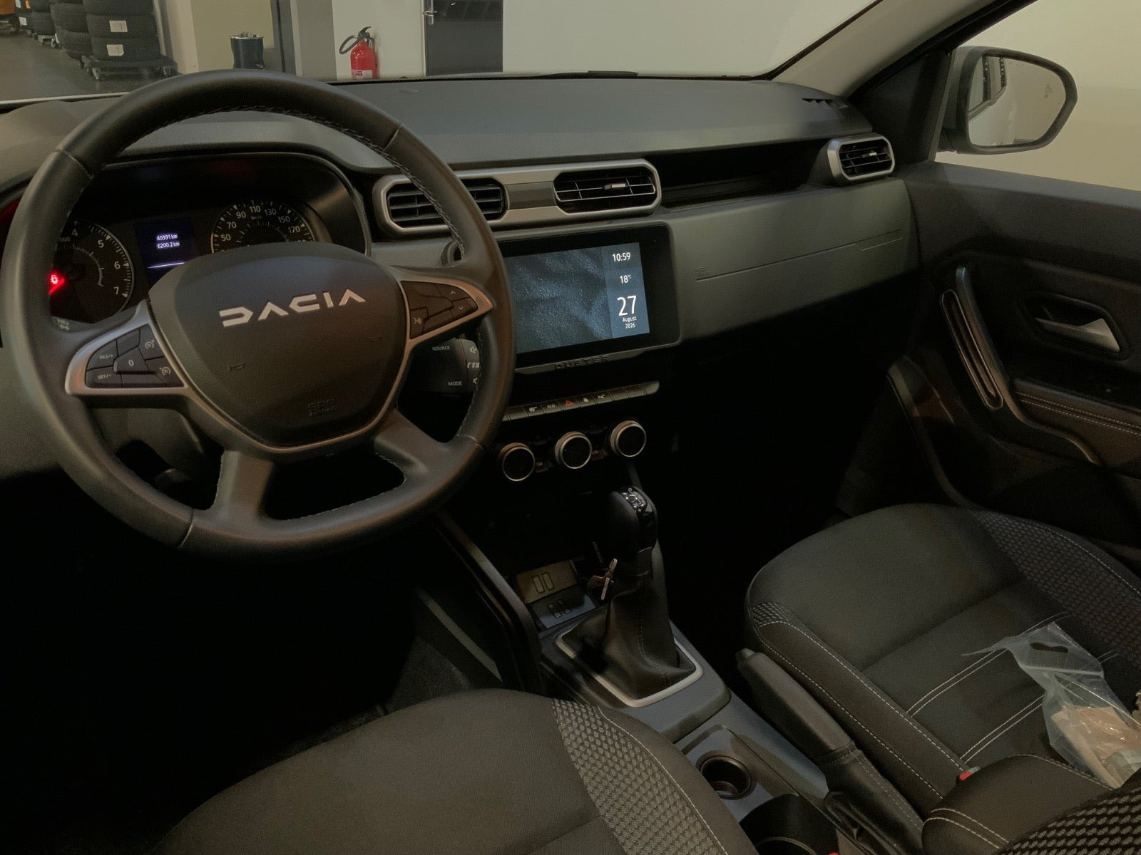 Hvid Dacia Duster fra 2023