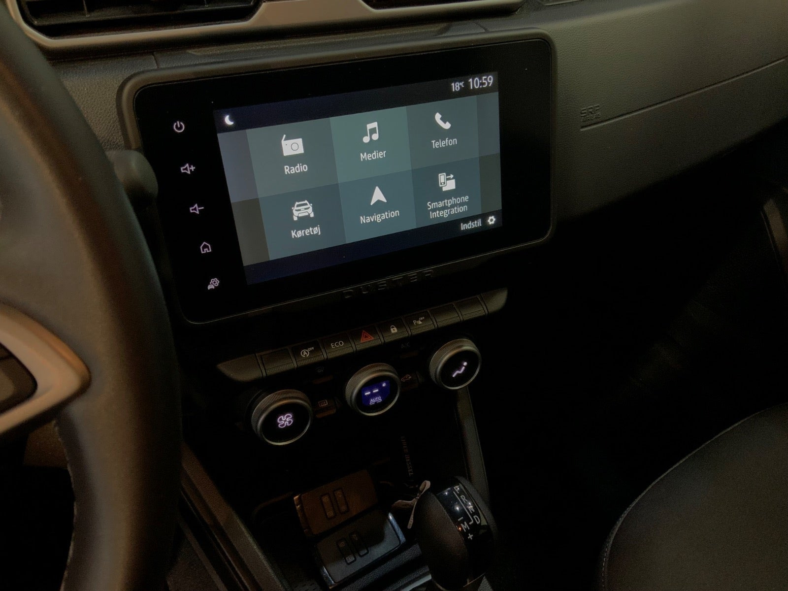 Hvid Dacia Duster fra 2023