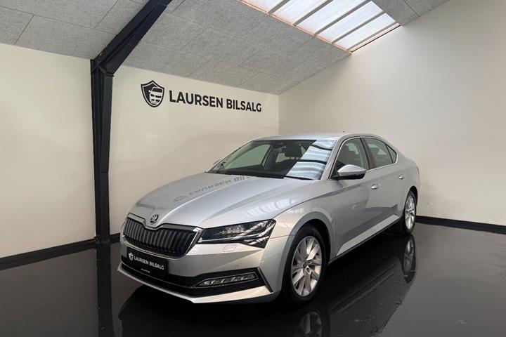 Sølv Skoda Superb fra 2020