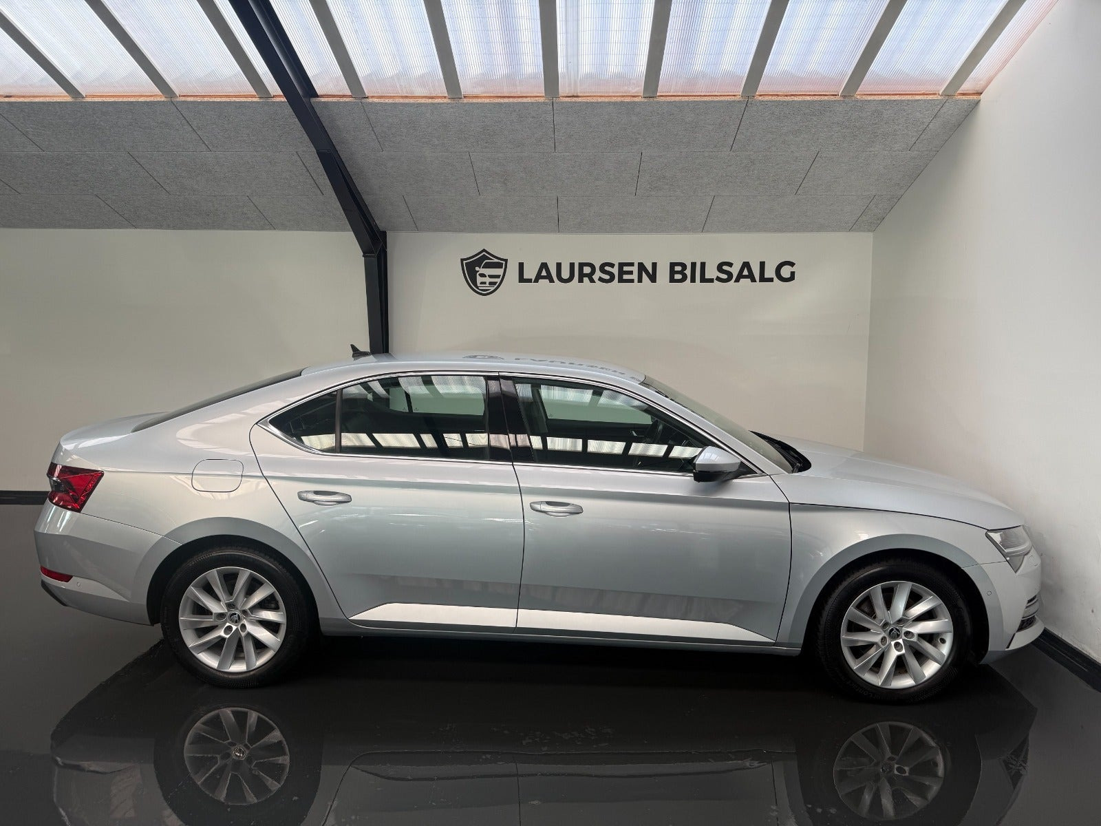 Sølv Skoda Superb fra 2020