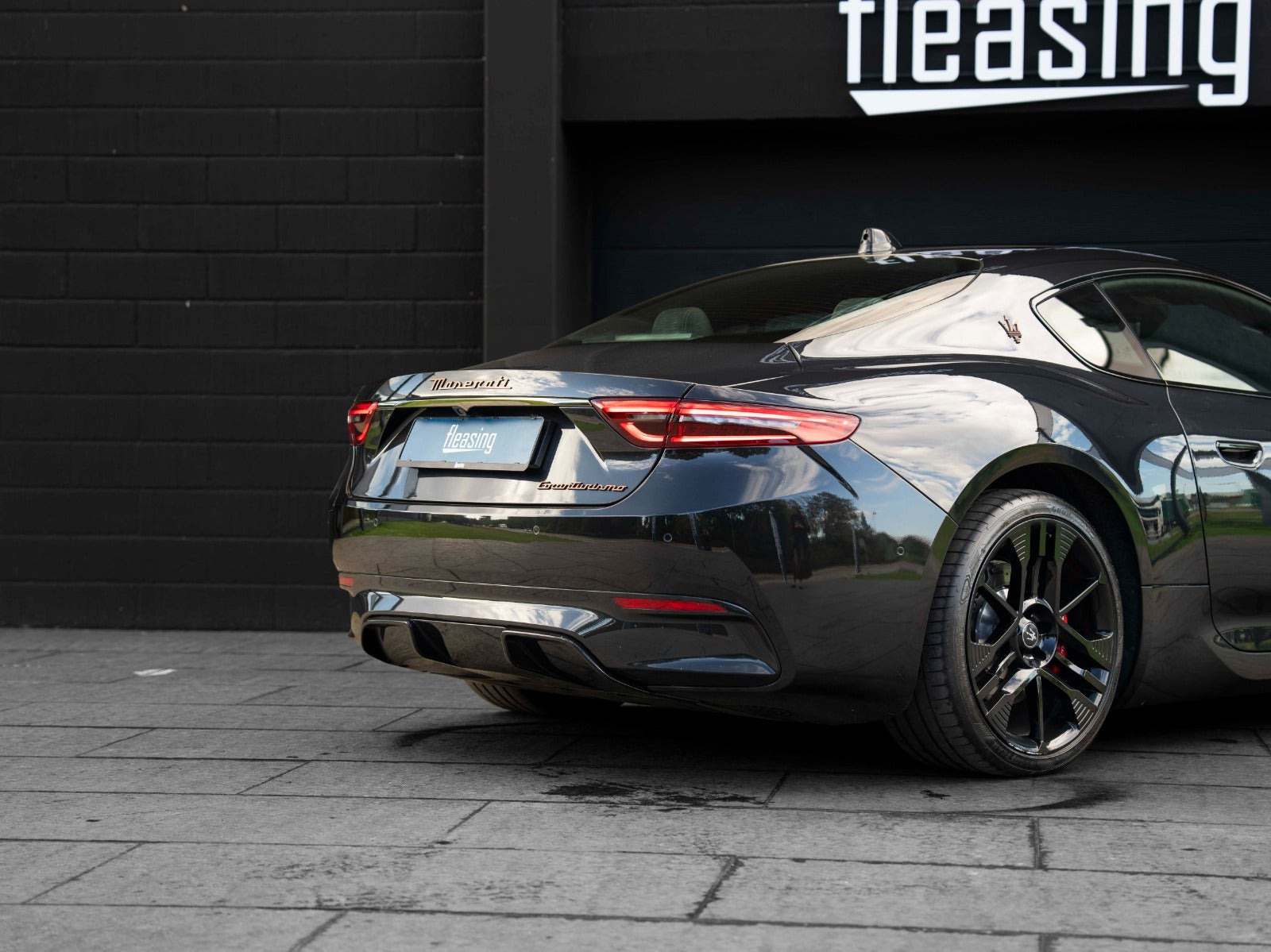 Sort Maserati Granturismo fra 2025
