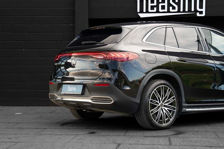 Sort Mercedes EQE500 SUV fra 2024