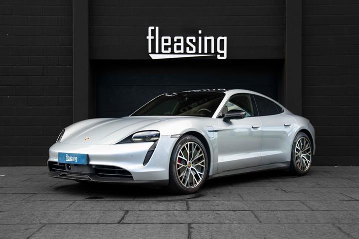 Sølv Porsche Taycan 4S fra 2020