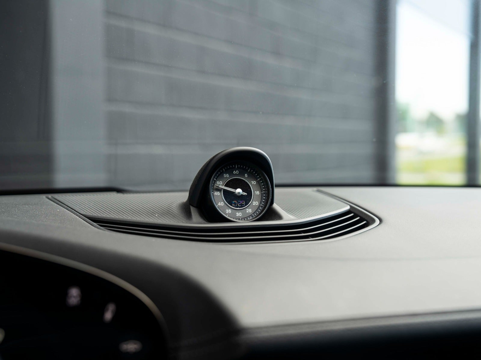 Sølv Porsche Taycan 4S fra 2020