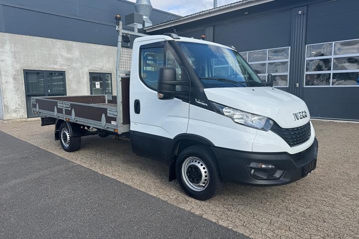 Hvid Iveco Daily fra 2020