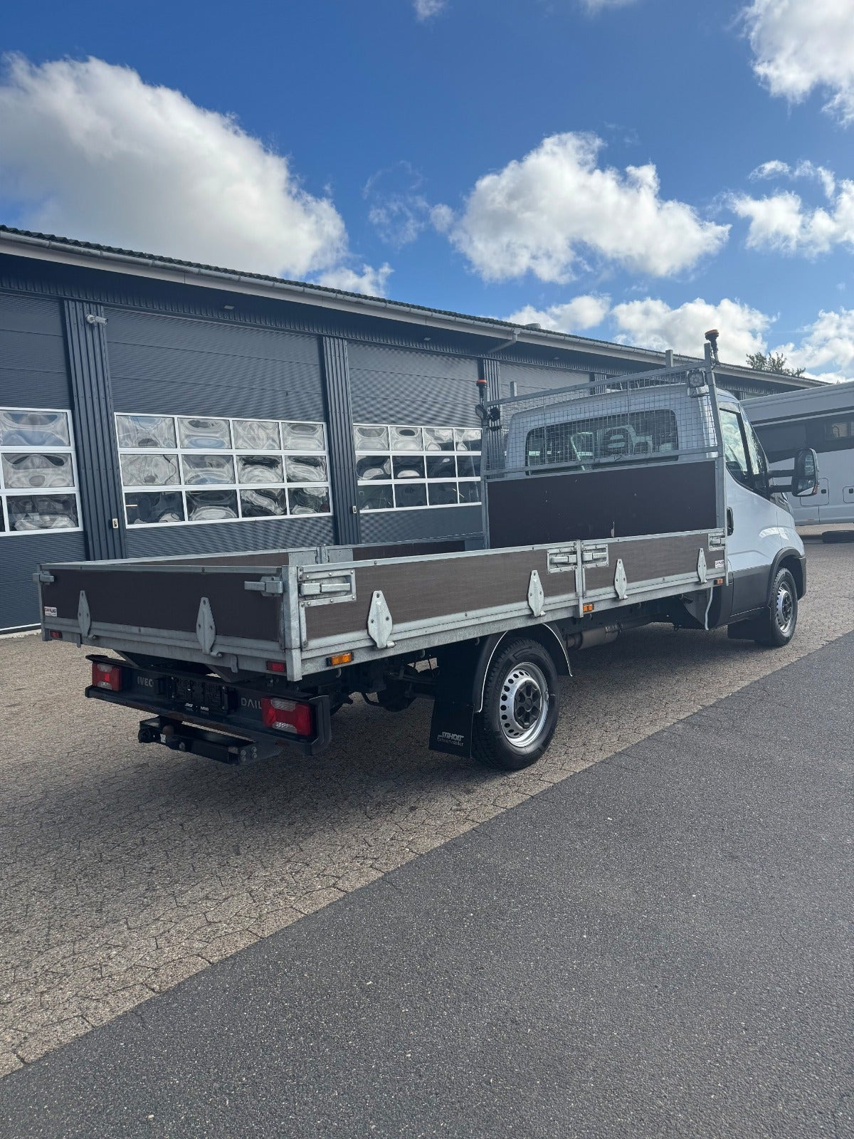 Hvid Iveco Daily fra 2020