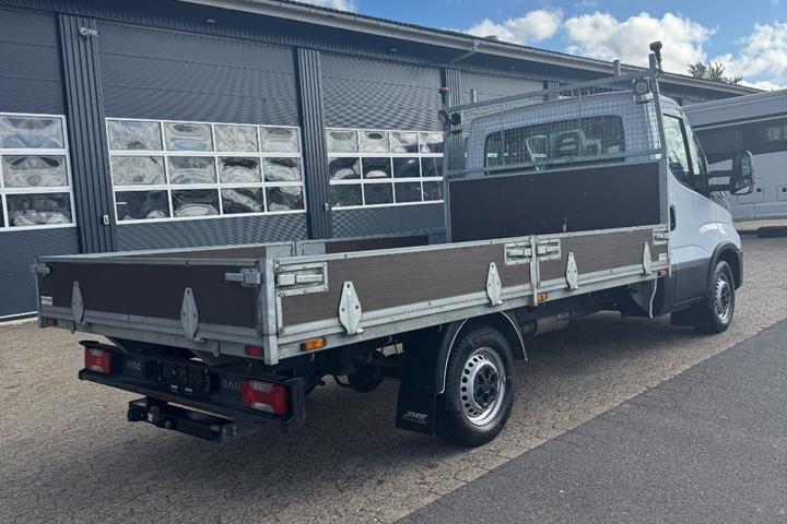 Hvid Iveco Daily fra 2020