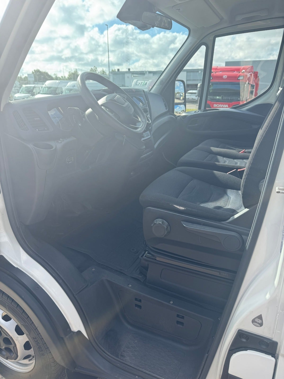 Hvid Iveco Daily fra 2020