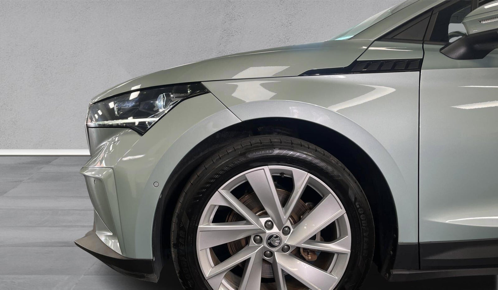 Sølv Skoda Enyaq fra 2023
