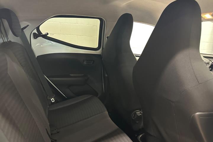 Hvid Toyota Aygo fra 2020