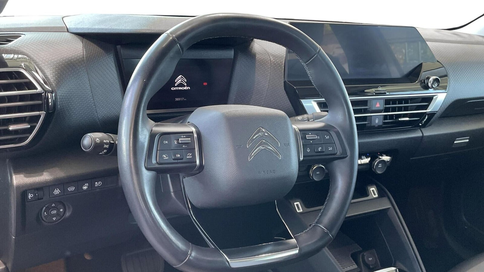 Grå Citroën ë-C4 fra 2022