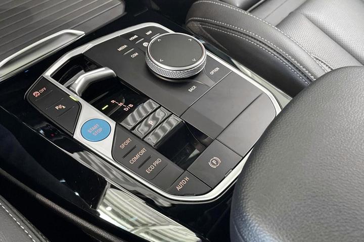 Sort BMW iX3 fra 2023