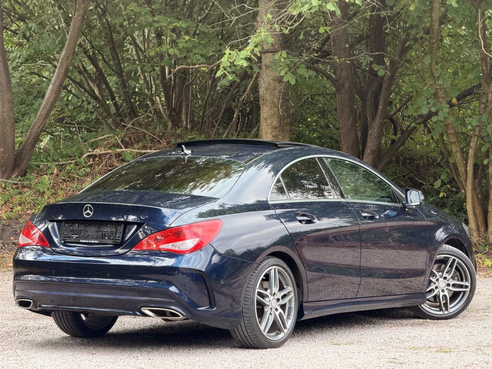 Blå Mercedes CLA220 d fra 2017