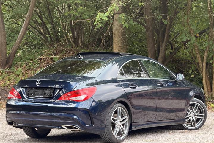 Blå Mercedes CLA220 d fra 2017