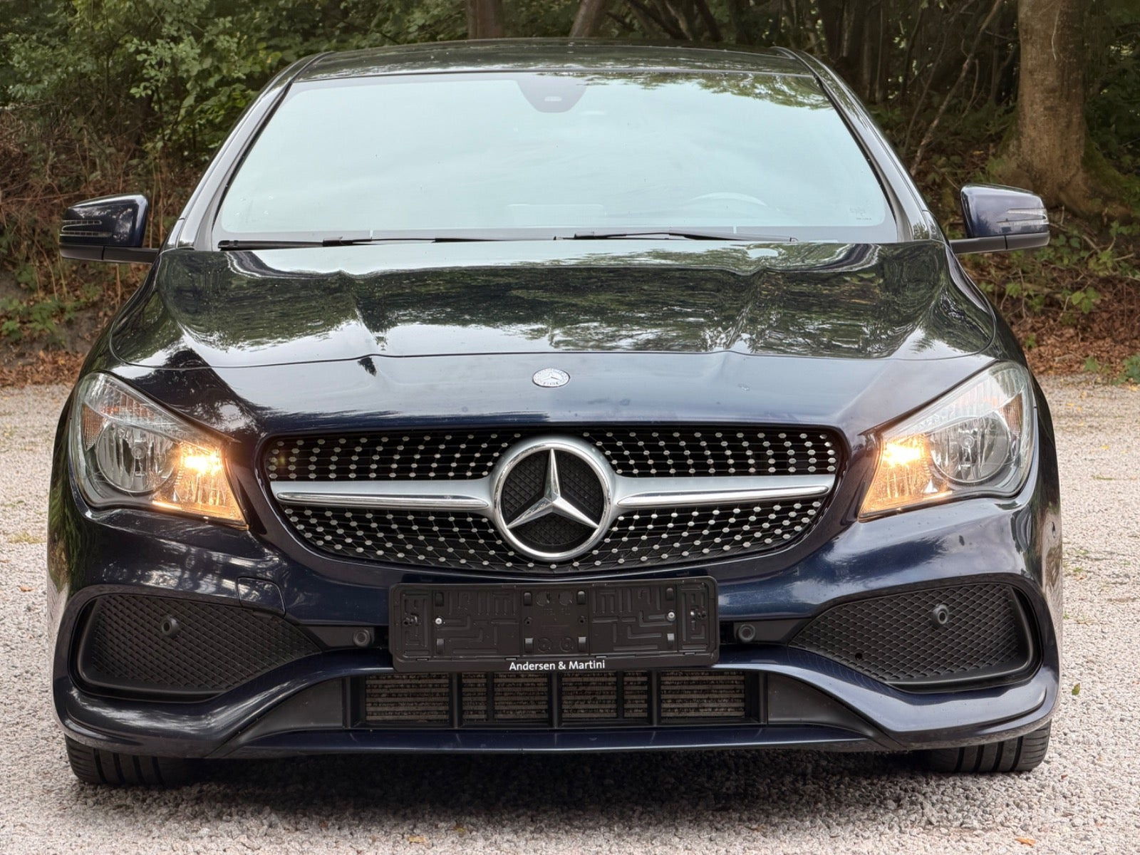 Blå Mercedes CLA220 d fra 2017