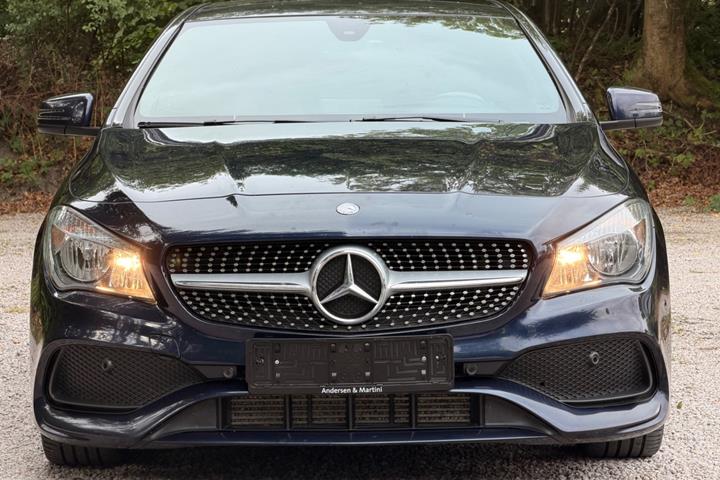Blå Mercedes CLA220 d fra 2017
